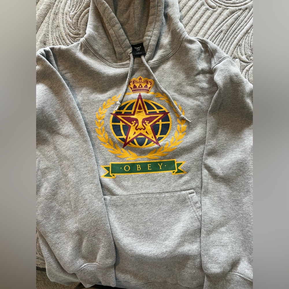 Obey hoodie large